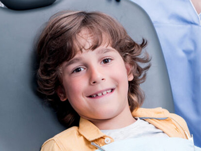 What Causes a Very Small Chip in Front Tooth?